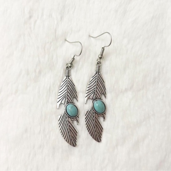 Jewelry - 5/$15 🩷 MUST BUNDLE Silver Feather Dangle Earrings with Turquoise Stone